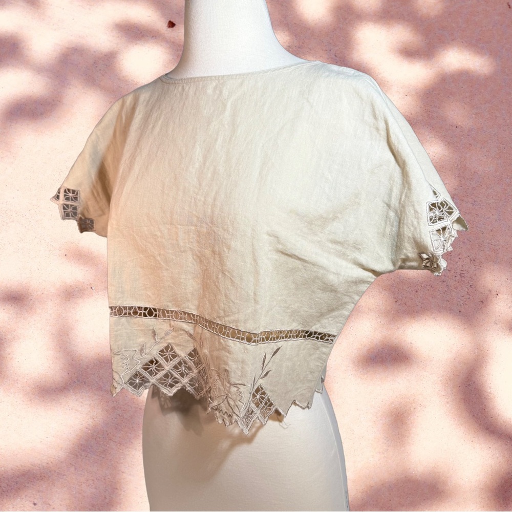 Vintage 1980’s Maurada Cream Dainty Crochet Flutter Sleeve Crop Top ✨Like New✨